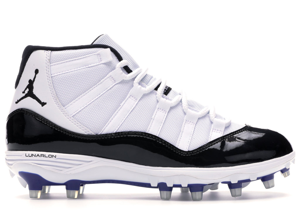 Air Jordan 11 AO1561-123