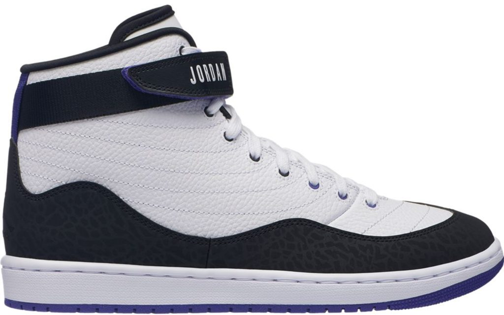 Sneaker AR4493-100