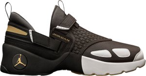 Jordan  Trunner LX BHM (2017) White/Black-Metallic Gold (909408-032)