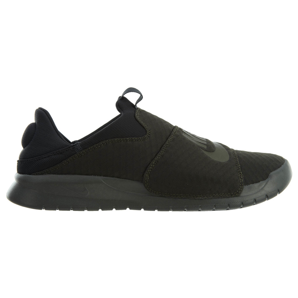 Sneaker 882410-302