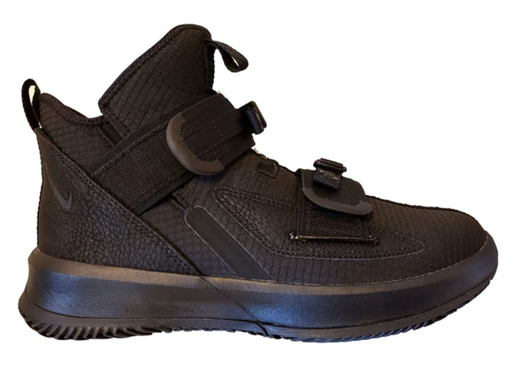 Sneaker AR4225-005