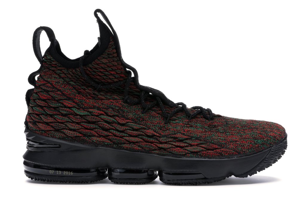 Nike LeBron 15 897650-900