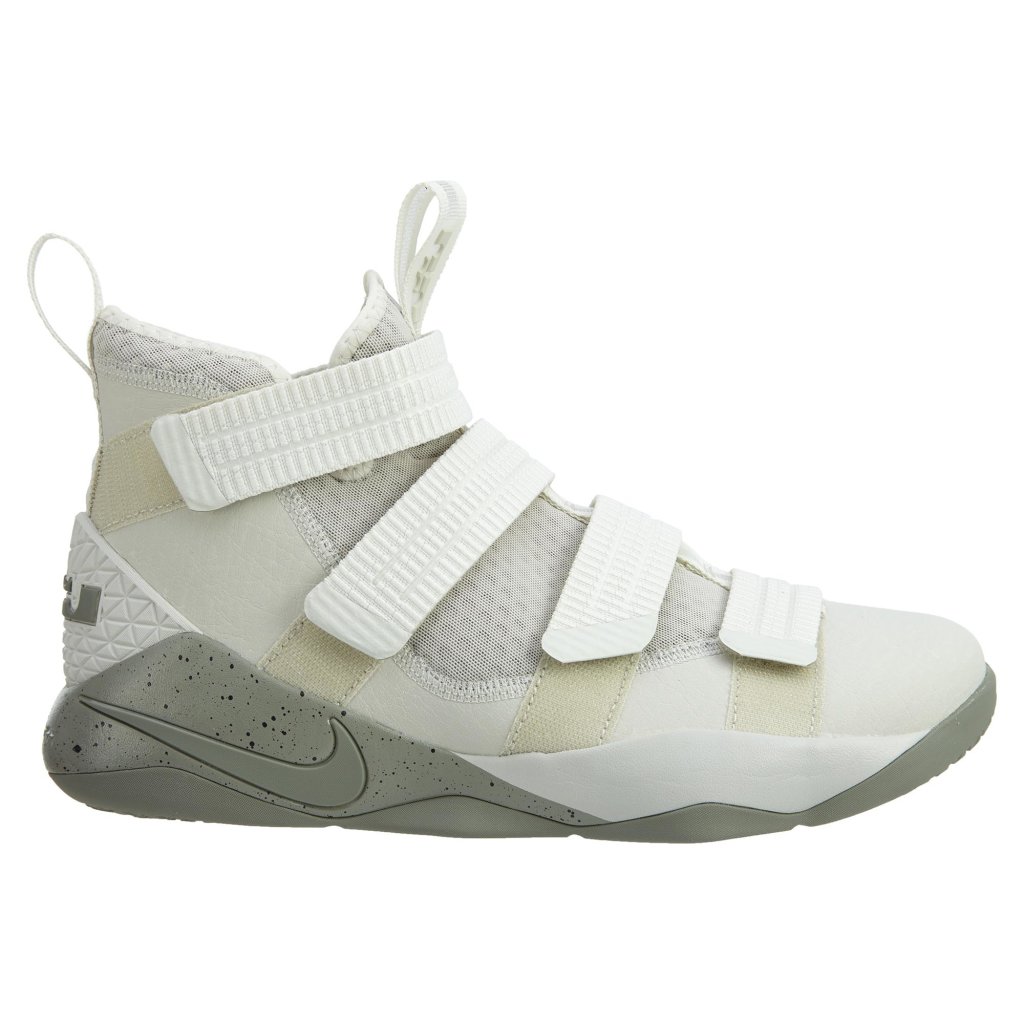 Sneaker 897646-005