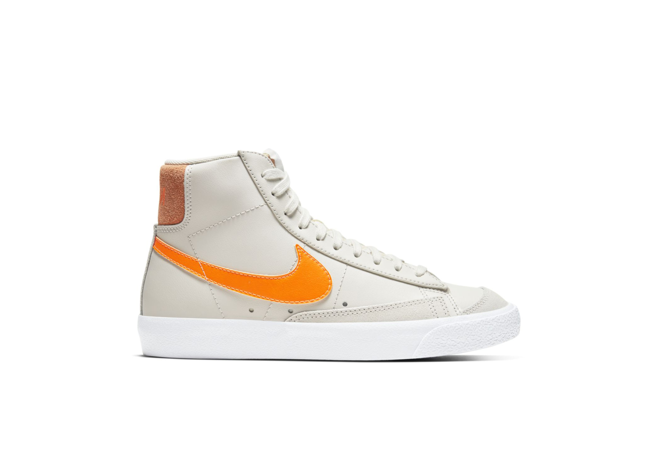 Nike Blazer Mid '77 Light Bone (W) Light Bone/Orange TranceWhiteTotal