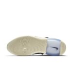 Sneaker AR4237-001
