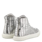 Sneaker 25032