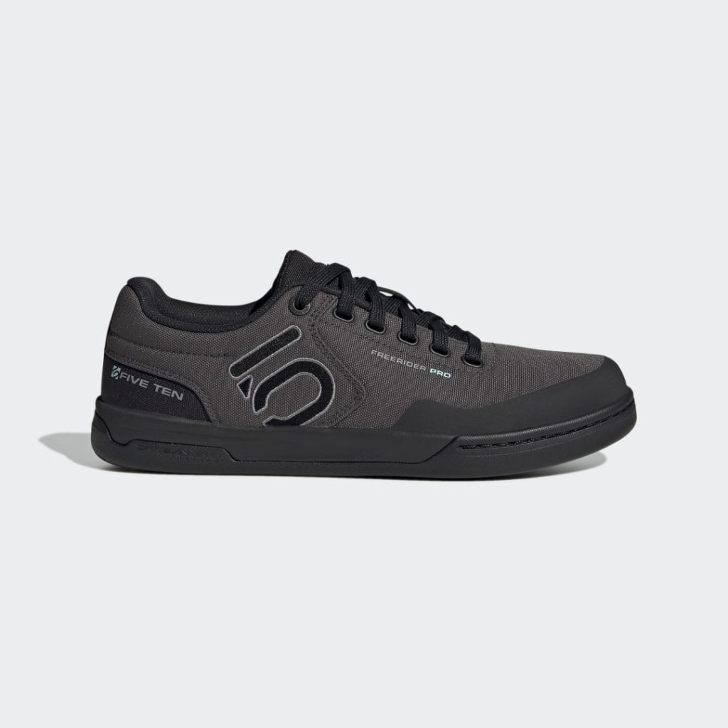 Sneaker GZ1931