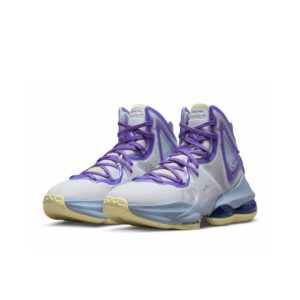 LeBron 19 Older Kids’ Basketball Blue (DD0418-412)