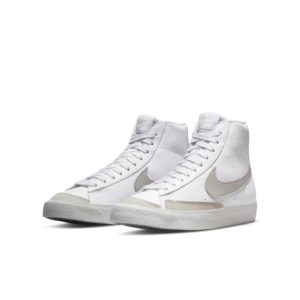 Nike Blazer Mid ’77 SE Older Kids’ White (DM1000-100)