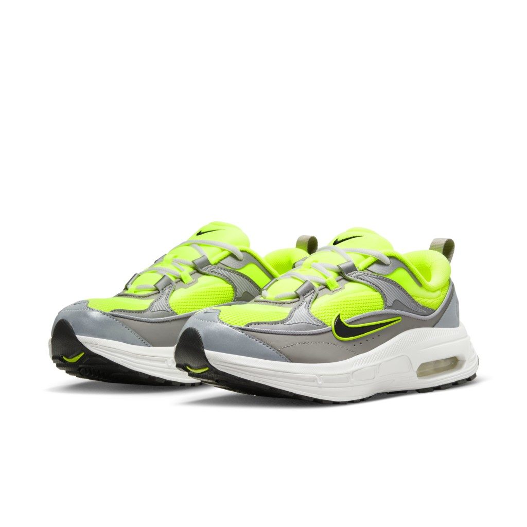 Sneaker DX8949-700