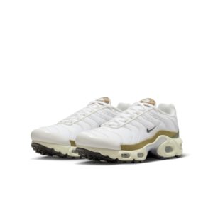 Nike Air Max Plus Older Kids’ White (DX9283-100)