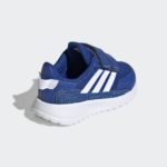 Sneaker EG4140