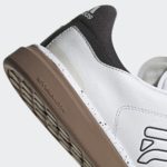 Sneaker EG4616