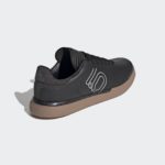 Sneaker EH2401