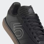 Sneaker EH2401
