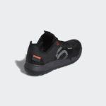 Sneaker FV4720