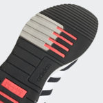 Sneaker GX0653
