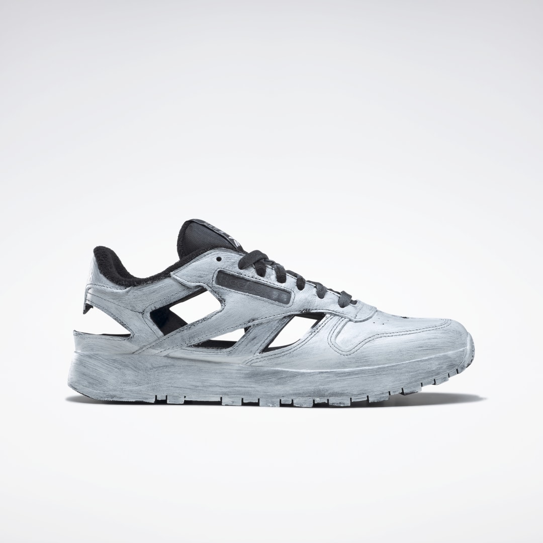 Reebok Maison Margiela Classic Leather DQ Shoes Black / Black / Cloud White (GX6244)