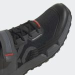 Sneaker GZ9840