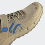 Sneaker GZ9851