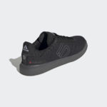 Sneaker GZ9865