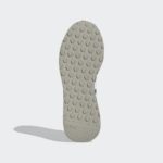 Sneaker H00354