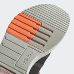 Sneaker H00654