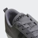 Sneaker B74318
