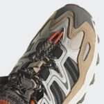 Sneaker GX2023