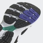 Sneaker GY1122