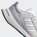 Sneaker GZ3594