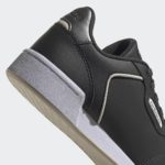Sneaker H04653