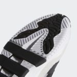 Sneaker H67360