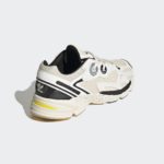Sneaker HQ9818