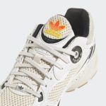 Sneaker HQ9818