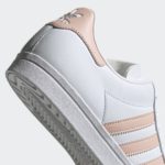 Sneaker EE8910