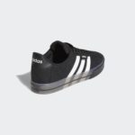 Sneaker FW7050