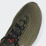 Sneaker HP6485