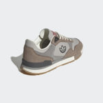 Sneaker GY2343