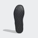 Sneaker HQ2110