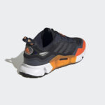Sneaker GZ1131