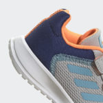 Sneaker HQ1260