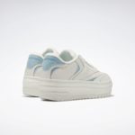 Sneaker HQ2126