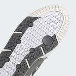 Sneaker HQ6916