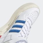 Sneaker HQ9883