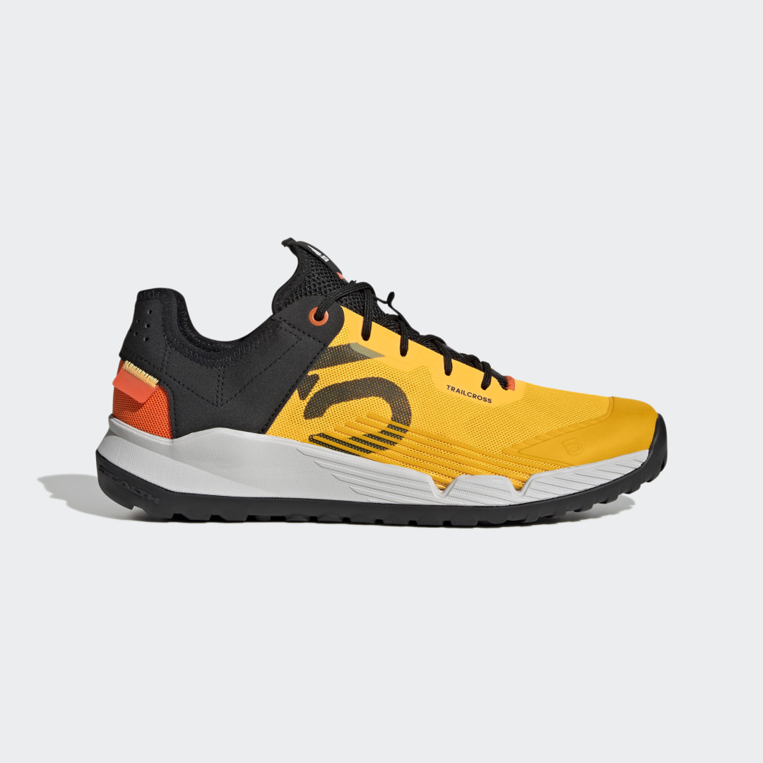 Sneaker HQ1063