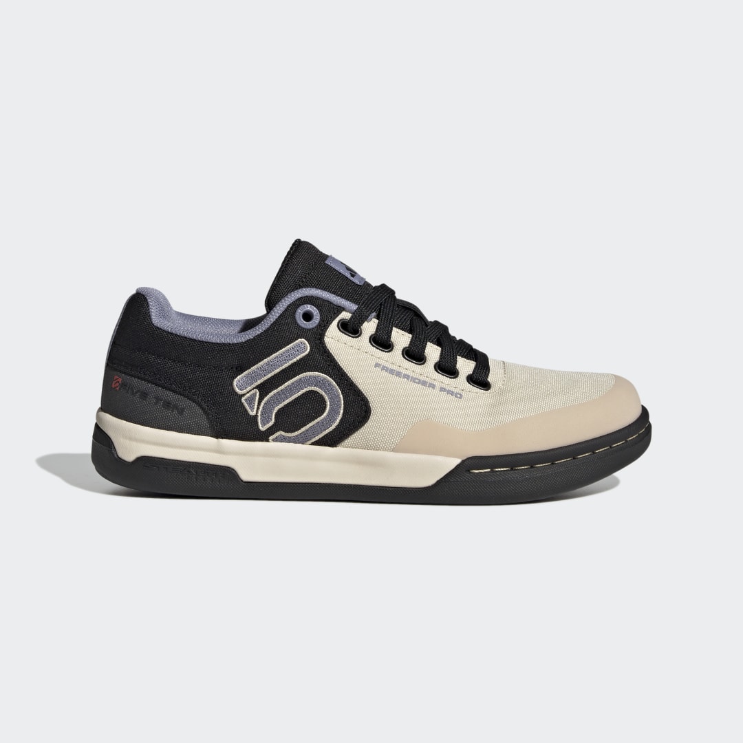 Sneaker HQ2123