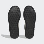 Sneaker HQ2123