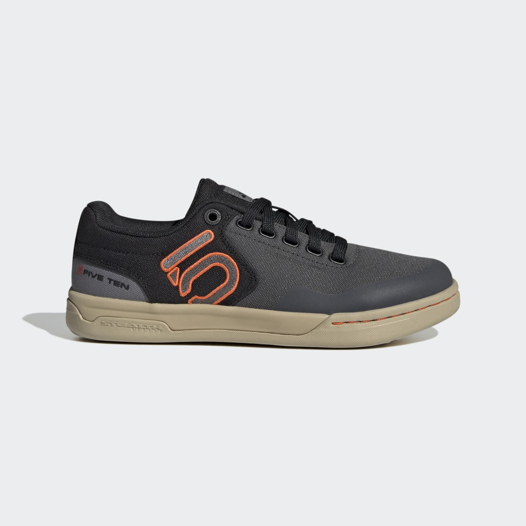 Sneaker HQ2124