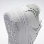 Sneaker HQ2127